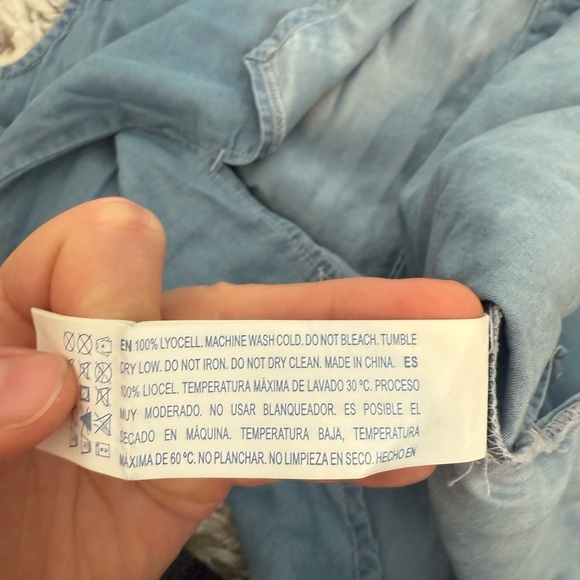 2/$15 Forever 21 - Blue Denim Sleeveless Button-Down Shirt Blouse | Size S - Picture 7 of 7